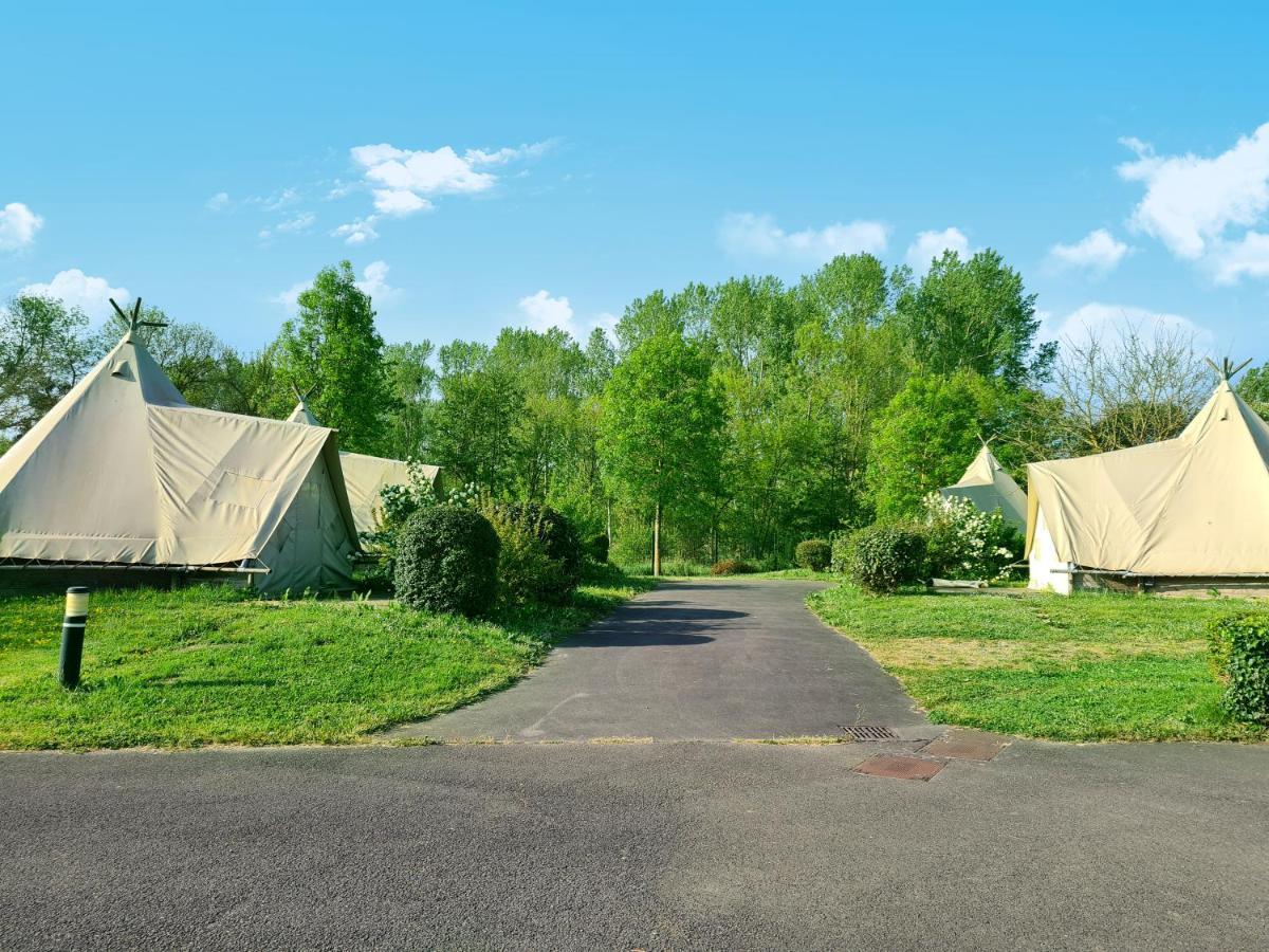 Resort & Camping - Val De Braye Besse-sur-Braye Exterior photo